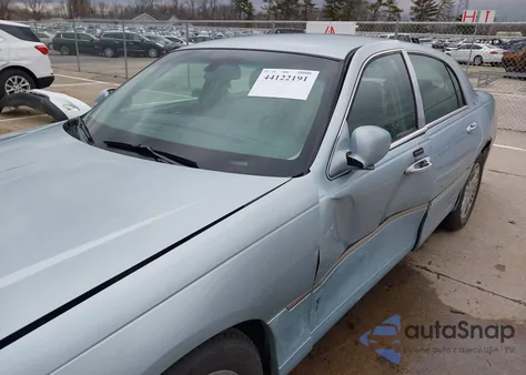 2006 Lincoln Town Car Designer Series из США, поврежденный, VIN 1LNHM83V56Y633192